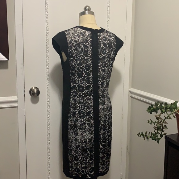 🟣 3/$50! Modern floral Narcisco Rodriguez DN - Picture 3 of 4